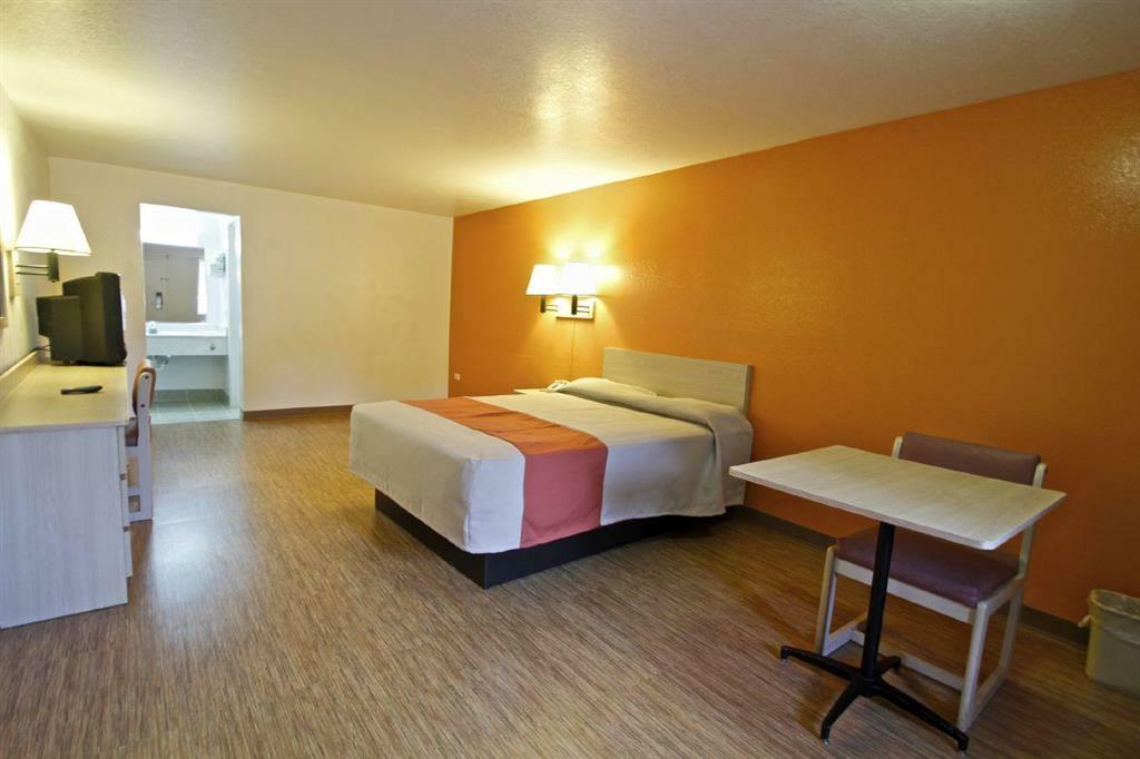 Motel 6-Raleigh, NC - Cary Zimmer foto